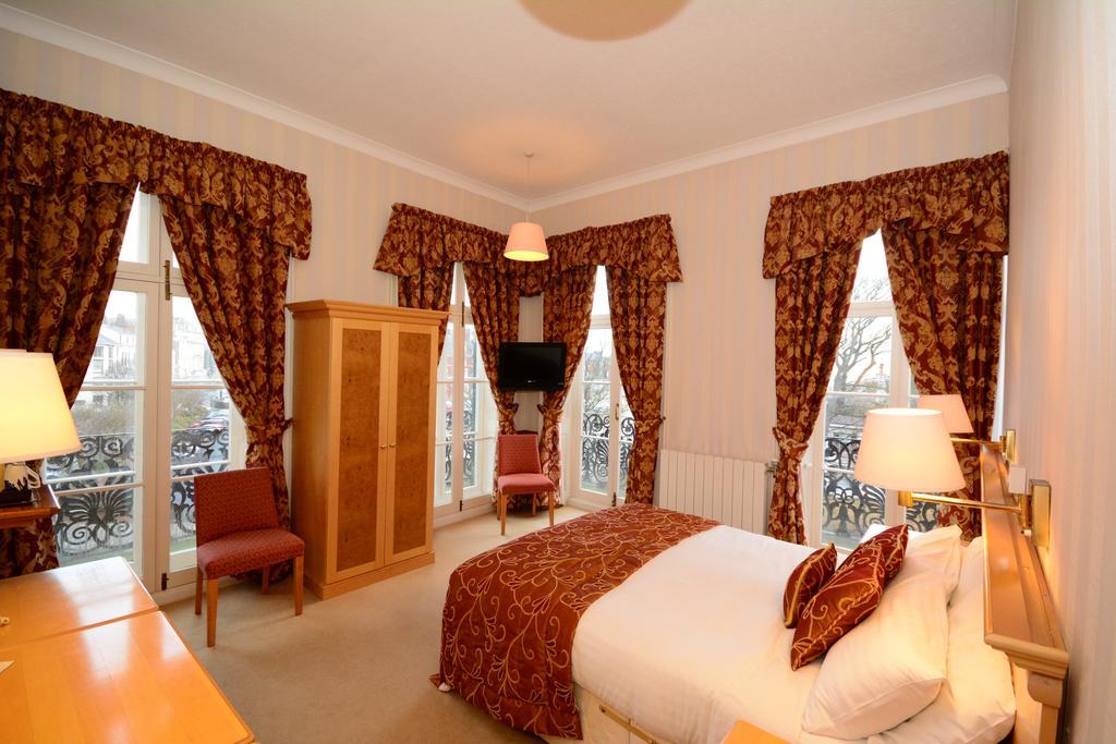 The Crescent Hotel Scarborough Room photo